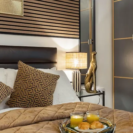 Apartment Charming Grand 2 Bedroom With Free Parking *